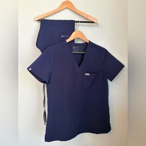 Figs Technical Collection Navy Scrub Set, V-Neck Top & Joggers, Size Small